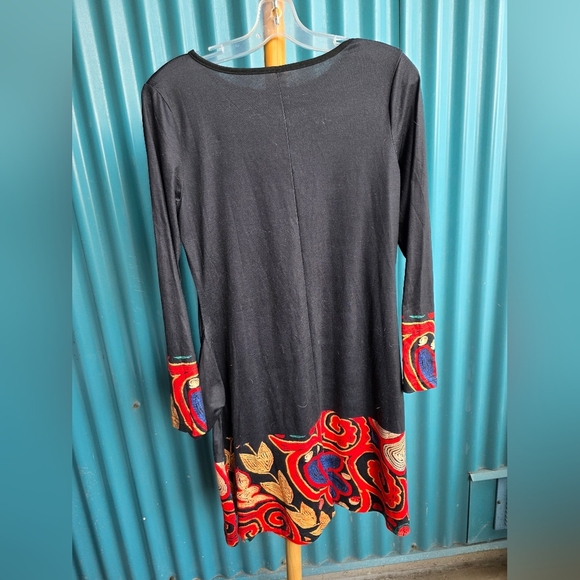 Gray Long Sleeve Sheath Dress with Crew Neck - Picture 4 of 8